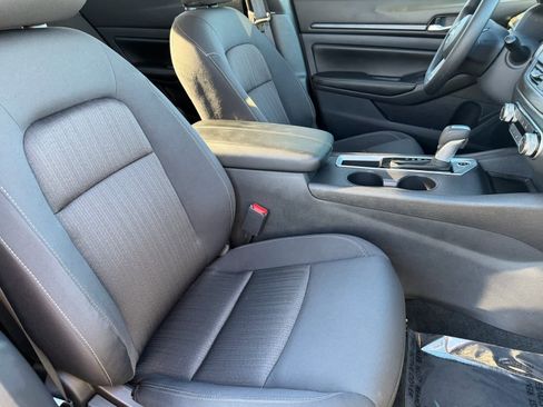 Certified 2025 Nissan Altima 2.5 SV image 11