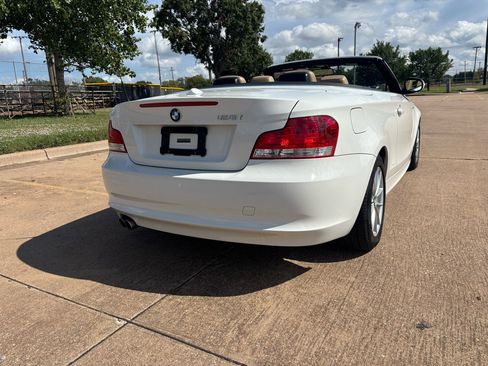 Used 2011 BMW 128i Convertible image 9