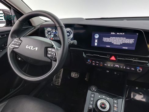 Used 2024 Kia Niro Wave w/ Wave Preserve Package image 25