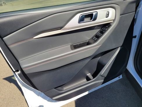 New 2026 Ford Explorer Active image 8