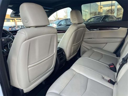 Used 2017 Cadillac XT5 Luxury w/ Driver Awareness Package image 29