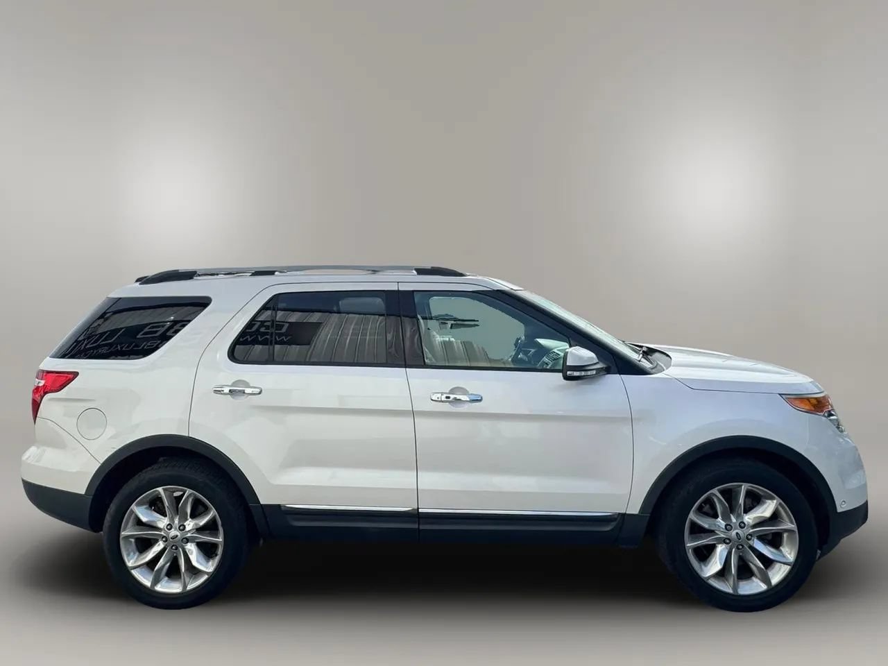 Used 2015 Ford Explorer Limited w/ Equipment Group 303A FWD image 4