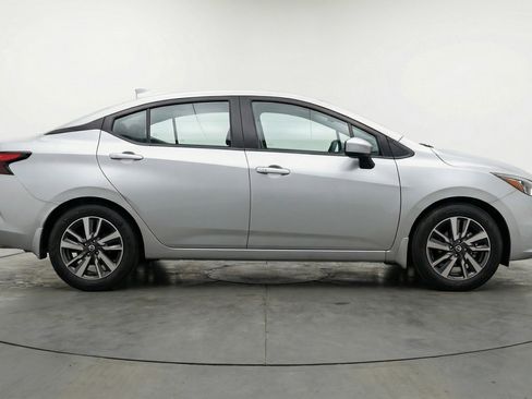Used 2025 Nissan Versa SV FWD image 11