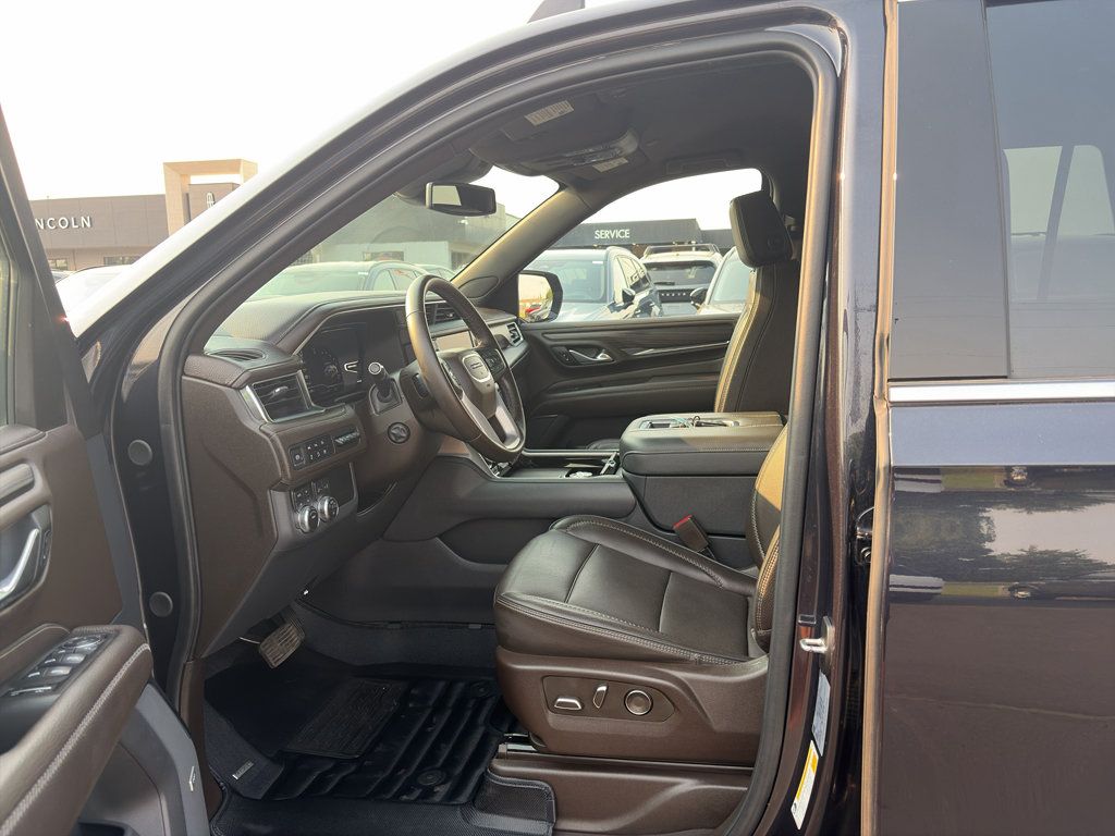 Used 2023 GMC Yukon Denali AWD/4WD image 12