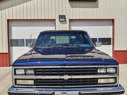 Used 1989 Chevrolet Blazer 4WD image 2