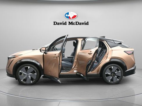 Used 2023 Nissan Ariya PLATINUM+ image 8