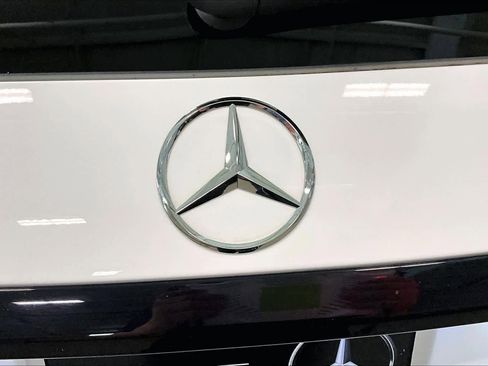 Used 2025 Mercedes-Benz GLC 300 4MATIC image 29