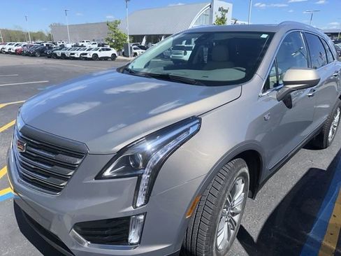 Used 2018 Cadillac XT5 Luxury w/ Driver Awareness Package AWD/4WD image 2