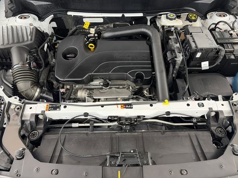 Used 2023 GMC Terrain SLE FWD image 11