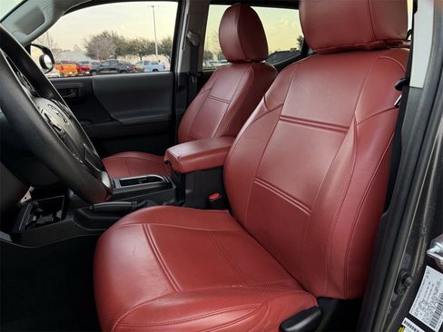 Used 2021 Toyota Tacoma SR w/ SR Convenience Package image 21