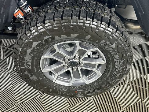 New 2025 Jeep Gladiator Mojave image 17