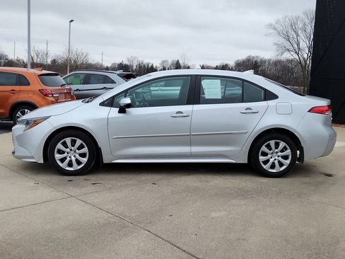 Used 2024 Toyota Corolla LE image 16