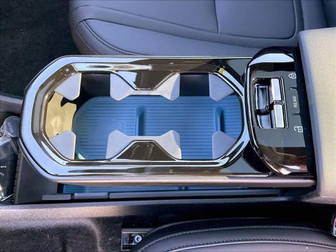 New 2026 Volvo EX30 Cross Country Ultra w/ Protection Package Premier AWD/4WD image 10