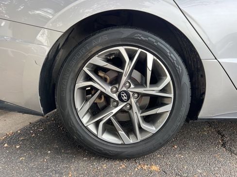 Used 2022 Hyundai Sonata SEL w/ Preferred Accessory Package image 9