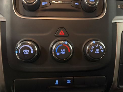 Used 2017 RAM 1500 Classic SLT image 18