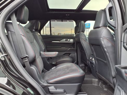 Used 2025 Ford Explorer ST AWD/4WD image 30