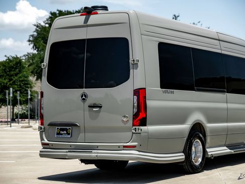 Used 2025 Mercedes-Benz Sprinter 3500 image 17