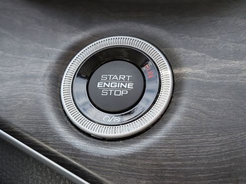 Used 2023 Jeep Grand Cherokee Limited w/ Luxury Tech Group II image 26