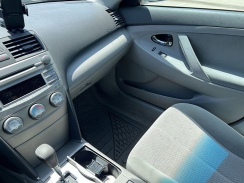 Used 2010 Toyota Camry LE FWD image 20