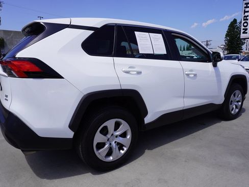 Certified 2022 Toyota RAV4 LE w/ Carpet Mat Package (TMS) AWD/4WD image 7