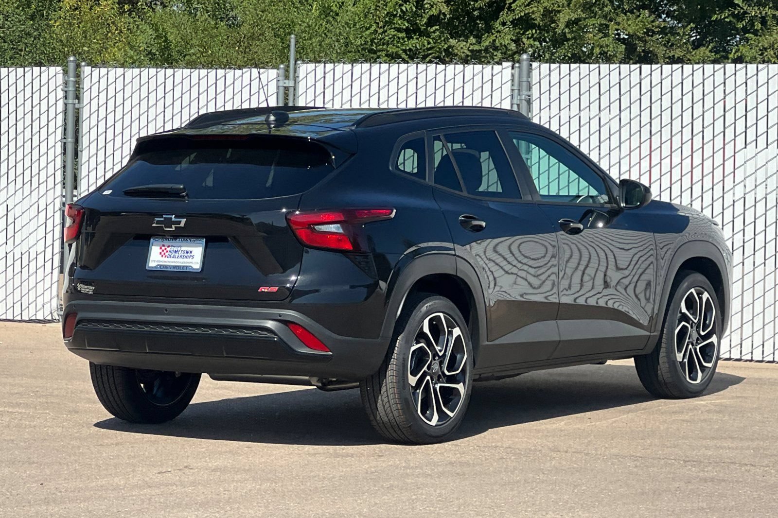 New 2026 Chevrolet Trax RS w/ Sunroof Package FWD image 4