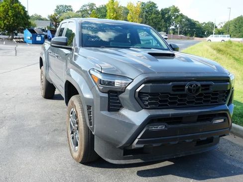 Used 2026 Toyota Tacoma TRD Sport AWD/4WD image 2
