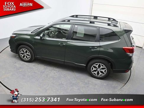 Used 2024 Subaru Forester Premium w/ Pop Package 2 image 32