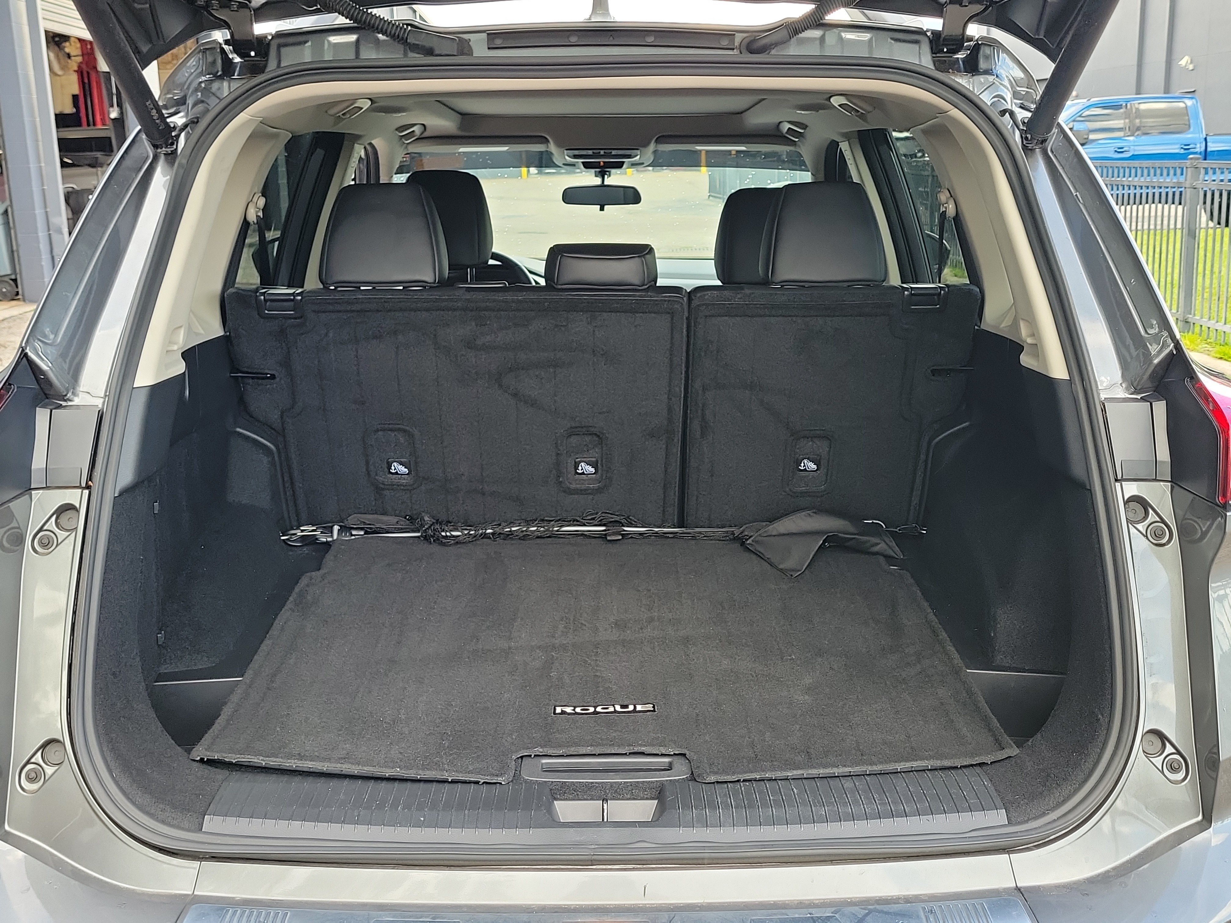Certified 2025 Nissan Rogue SV w/ SV Premium Package FWD image 6