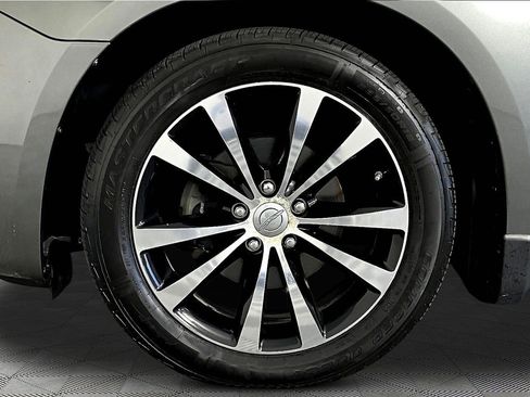 Used 2011 Chrysler 200 S FWD image 28