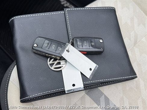 Used 2018 Volkswagen Beetle 2.0T Coast w/ Coast Lighting Package image 27