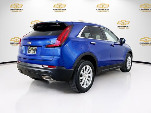 Used 2021 Cadillac XT4 Luxury w/ Cold Weather Package FWD image 7