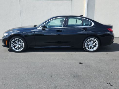 Used 2025 BMW 330i Sedan w/ Convenience Package RWD image 4