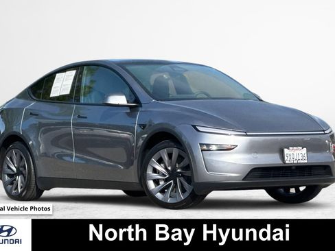 Used 2026 Tesla Model Y 2WD image 1