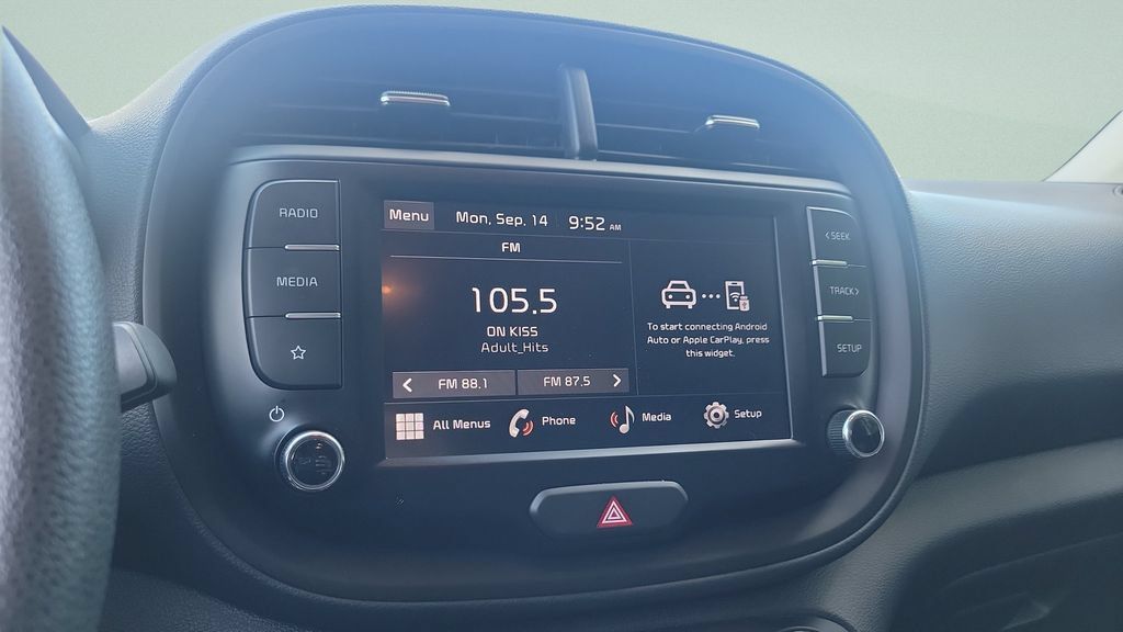 Used 2024 Kia Soul LX FWD image 14