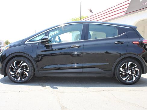 Used 2022 Chevrolet Bolt LT w/ Infotainment Package FWD image 10