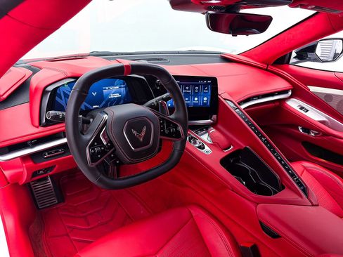 Used 2024 Chevrolet Corvette Stingray Premium Conv w/ Battery Protection Package RWD image 20