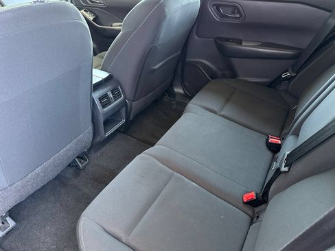 Used 2024 Nissan Rogue S FWD image 15