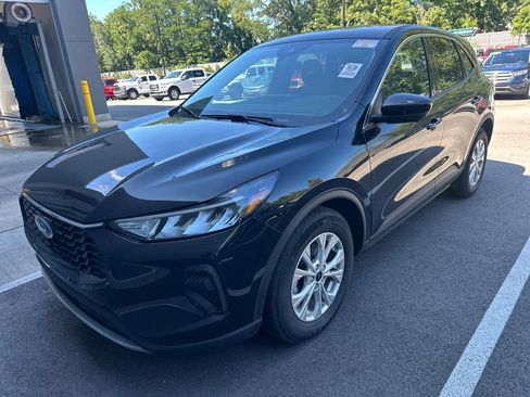 Used 2023 Ford Escape Active w/ Tech Pack #2 FWD image 4