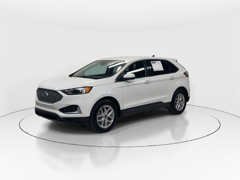 Used 2024 Ford Edge SEL image 4