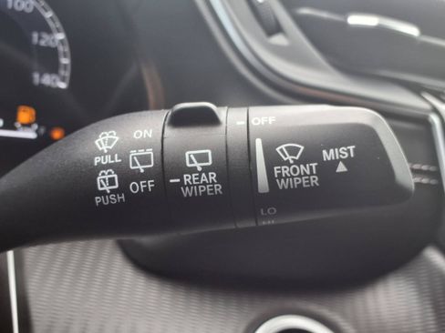 Used 2025 Jeep Grand Cherokee Altitude AWD/4WD image 21