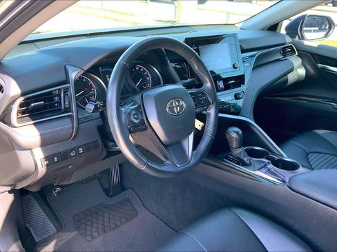 Used 2023 Toyota Camry SE image 16