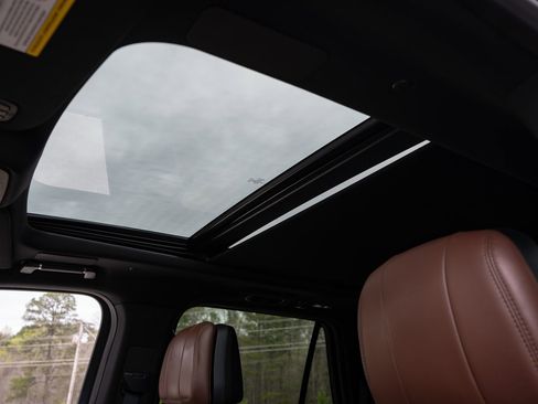 Used 2025 Lincoln Navigator L Reserve image 28