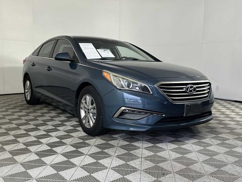 Used 2015 Hyundai Sonata SE image 1