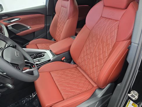 New 2025 Audi SQ5 Prestige image 15