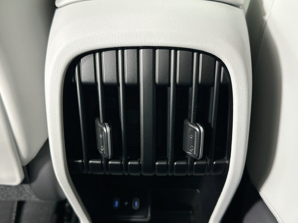 New 2027 Hyundai Kona SEL Premium FWD image 17