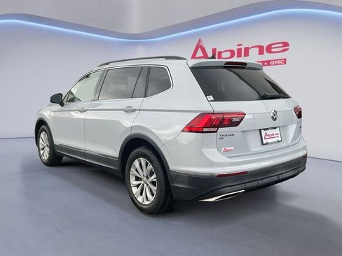 Used 2018 Volkswagen Tiguan SE w/ 3rd Row Seat Package AWD/4WD image 3