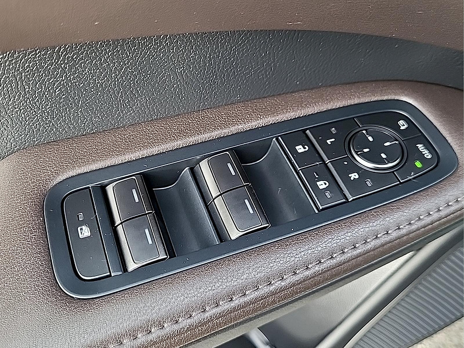 Used 2024 Lexus RX 350 AWD w/ Convenience Package image 16