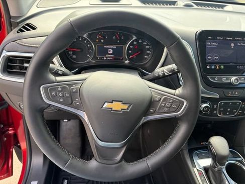 Used 2023 Chevrolet Equinox Premier AWD/4WD image 18