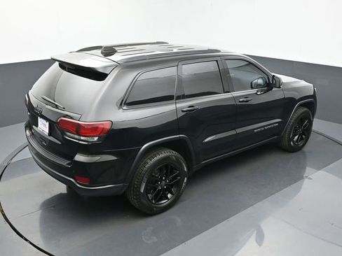 Used 2019 Jeep Grand Cherokee Limited image 17
