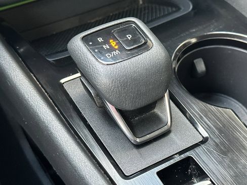 Used 2022 Nissan Rogue SV image 28